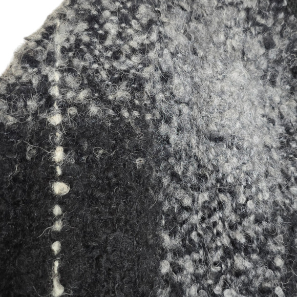 Akris Punto wool alpaca nylon blend shawl fuzzy size 10 medium plaid - Picture 2 of 7